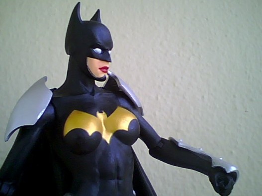 elseworld-batgirl-closeup.jpg